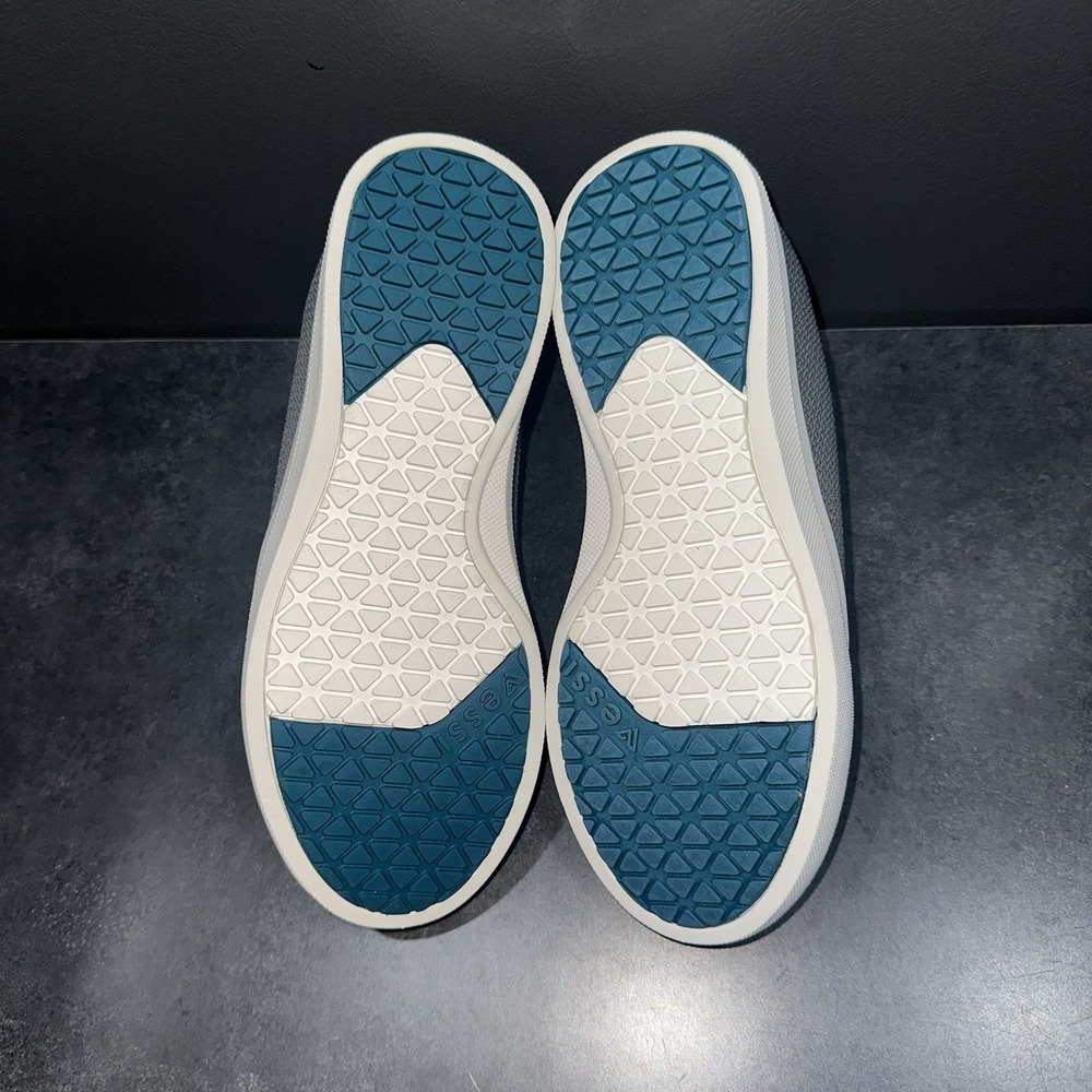 Vessi Weekend Sneaker Womens Size 8 Waterproof Shoes Concrete Grey Mens 7 EUC - Picture 11 of 12